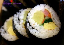 Cách làm kimbap Hàn Quốc siêu ngon, cực đơn giản tại nhà