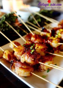 Món ngon cuối tuần, Cách làm thịt cuộn tôm và dứa nướng thơm phức
