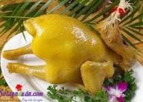 Mẹo hay để luộc gà có màu vàng ươm, đẹp mắt