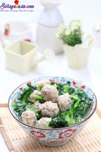 Món ngon cuối tuần, cách làm canh rau cải thịt viên 6