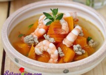 Cách nấu canh bí đỏ nấu tôm sườn tuyệt ngon
