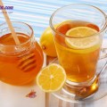 3 cách làm sạch lò vi sóng đơn giản mà hiệu nghiệm, công thức pha nước chanh mật ong 1