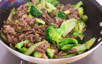 Nấu ăn món ngon mỗi ngày với Rượu trắng, cách làm súp lơ xào thịt bò 5