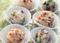 Ngộ nghĩnh cơm viên nắm tay Jumeok Bap của xứ sở kim chi