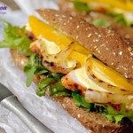 , cách làm bánh mì sandwich gà với sốt xoài 9