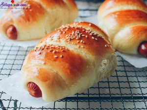 Món ngon cuối tuần, Hướng dẫn làm bánh mì cuộn xúc xích nướng cho bữa sáng kết quả