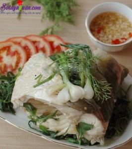 Món ăn miền Trung, cách làm cá hấp bia ngon tuyệt 5