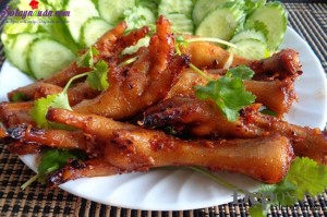 Món nhậu, chân gà nướng sa tế