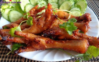 Nấu ăn món ngon mỗi ngày với Rượu trắng, chân gà nướng sa tế