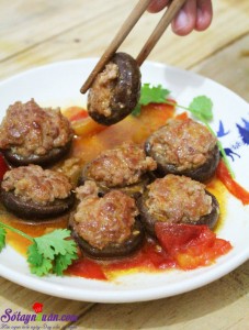 Món ăn miền Trung, Nấm nhồi thịt sốt cà 8