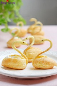 Bánh ngọt, cách làm bánh su kem hình thiên nga 5