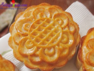 Bánh ngọt, Cách làm bánh trung thu nhân custard thơm ngon cho bé thành phẩm