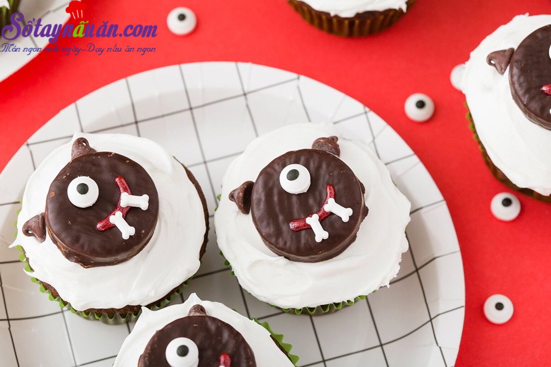 Cách làm cupcake quái vật Halloween siêu dễ thương