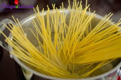Công thức cho món spaghetti kim chi dai ngon từng sợi 1