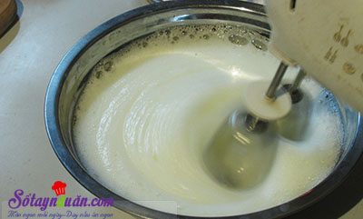 Công thức bánh bông lan cuộn trứng muối xốp mềm khó cưỡng 6
