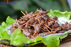 Món ngon cuối tuần, cách làm bò chiên tẩm vừng 5
