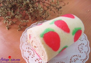 Khai vị tráng miệng, hướng dẫn làm bánh bông lan cuộn màu sắc 11
