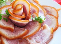 Cách làm chân giò muối cực ngon cực dễ cho Tết ấm cúng