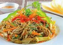 Hướng dẫn món nộm hoa chuối thịt gà giòn ngon hấp dẫn