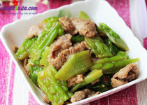 Mướp đắng xào thịt heo – món ngon cho người bệnh tiểu đường