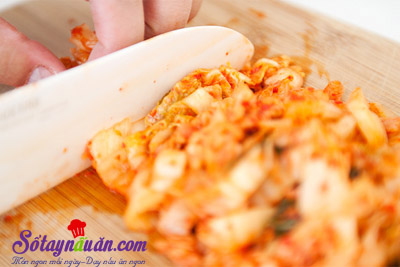 Cách làm cơm chiên kimchi cay mà tuyệt ngon 1