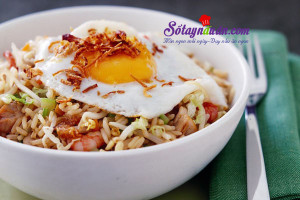 Món rang, Cách làm cơm rang trứng với thịt gà giòn ngon bá cháy