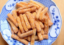 Hướng dẫn làm quẩy ngào đường giòn sần sật