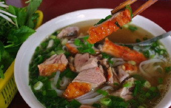 Nấu ăn món ngon mỗi ngày với Hành khô, cách làm phở vịt quay 2