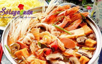 Món nhậu, Cách nấu lẩu kim chi hải sản nóng hổi ngày mưa lạnh