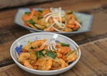 Cách làm tôm rang kim chi ngon ơi là ngon