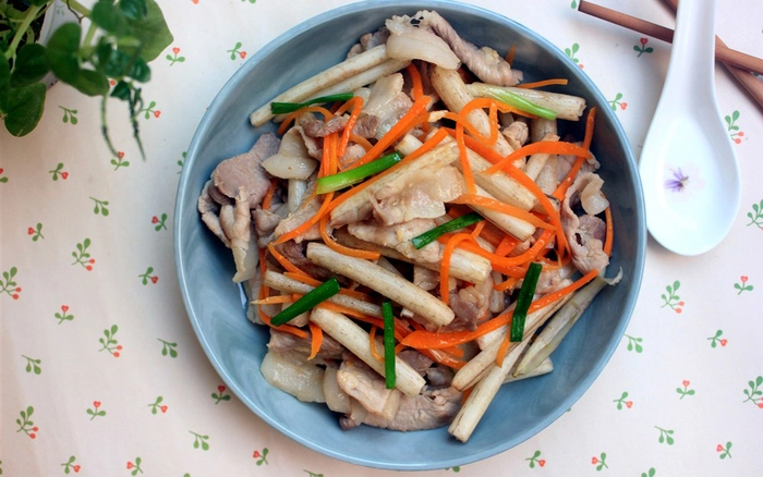 Món ăn Việt Nam, Cách làm ngó sen xào thịt heo ngon đúng điệu