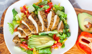 món ngon dễ làm, Cách làm salad bơ ức gà vừa dễ vừa ngon ngay tại nhà