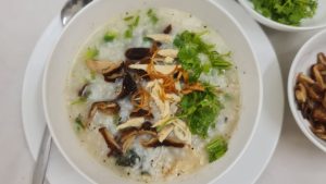 dạy nấu ăn ngon, Hướng dẫn cách nấu cháo gà nấm rơm ngon miệng